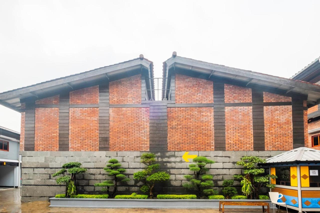 Capital O 2622 Hotel Karasak Santun Bandung Exterior foto